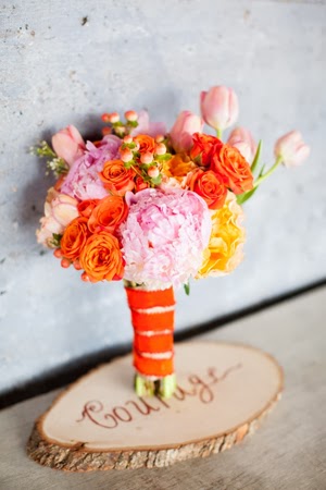 southern-weddings-orange-bouquet-ribbon